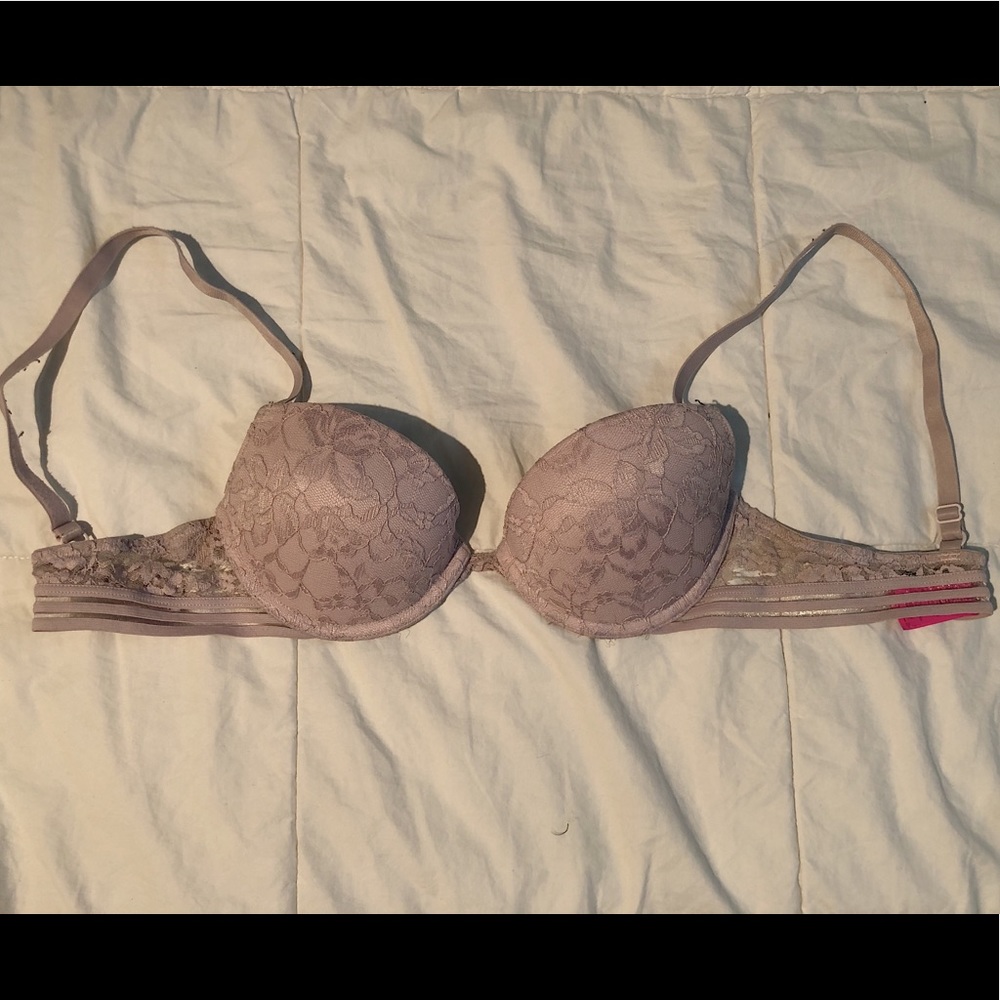 pink lace La Senza bra